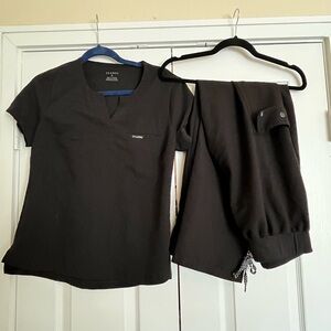 Jaanuu Black Scrub Set